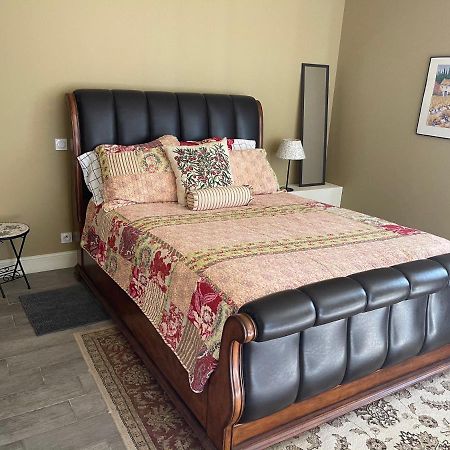 Chateau Couchebout Bed & Breakfast Pugnac Dış mekan fotoğraf