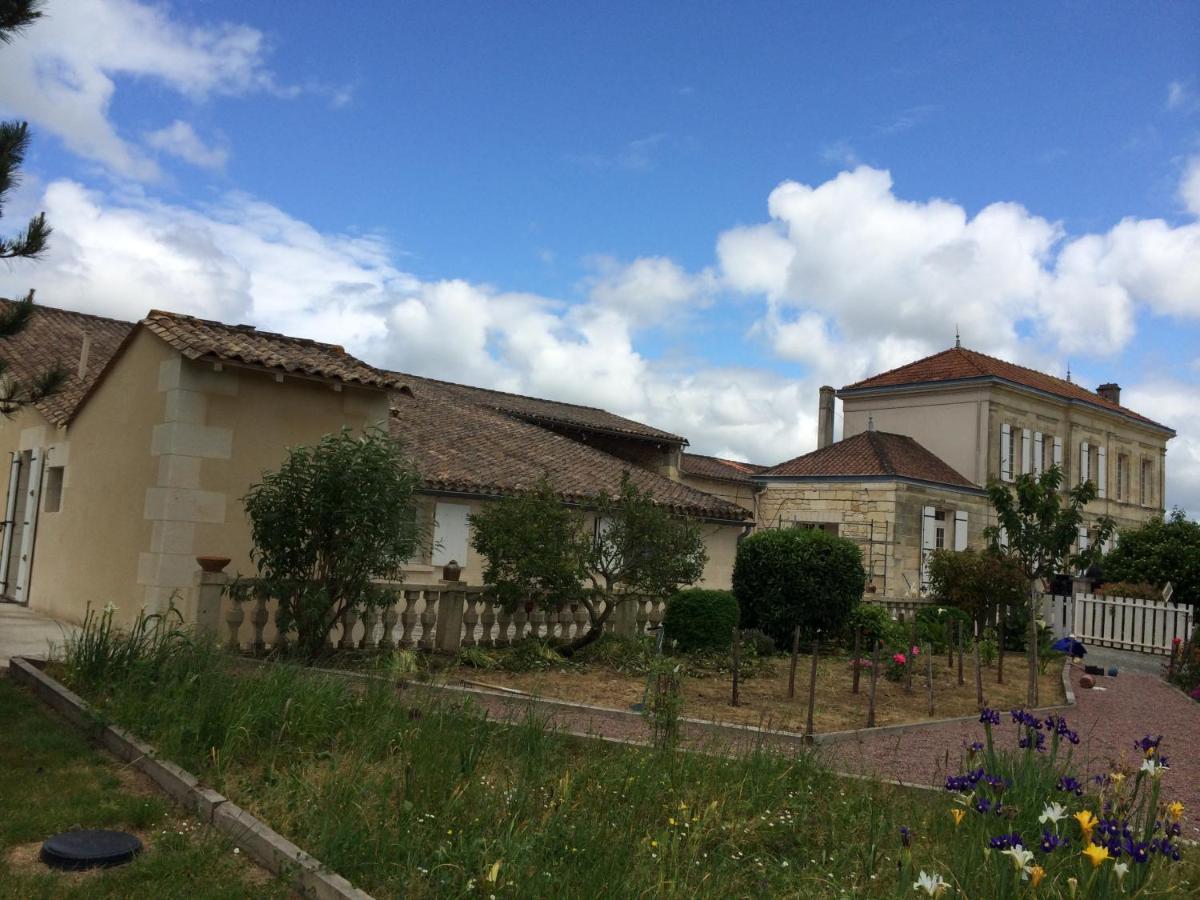 Chateau Couchebout Bed & Breakfast Pugnac Dış mekan fotoğraf